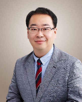 예술감독 · 지휘자 방효섭